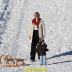 kwo-villa-activiteiten-kinderen-karinthie-oostenrijk-08-sleerijden-kotschach